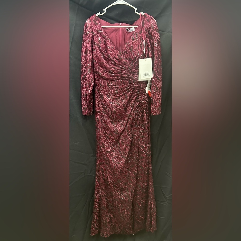 Mac Duggal NWT 12412 Burgandy LONG SLEEVE RUCHED SEQUINED V-NECK GOWN - Picture 4 of 7